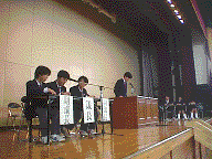 J錾