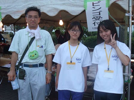「村上団地夏祭り」の手伝いの様子