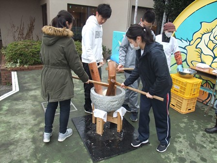 「八千代市村上団地「餅つき大会」」の様子