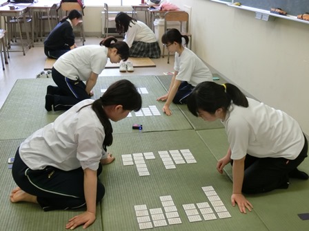 百人一首かるた同好会　練習風景