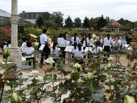 ローズガーデン学生コンサート in 京成バラ園の様子