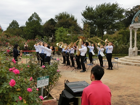 ローズガーデン学生コンサート in 京成バラ園の様子