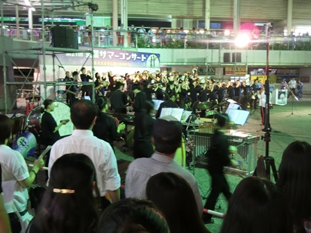 東葉サマーコンサート in 八千代緑が丘駅南側前広場の様子