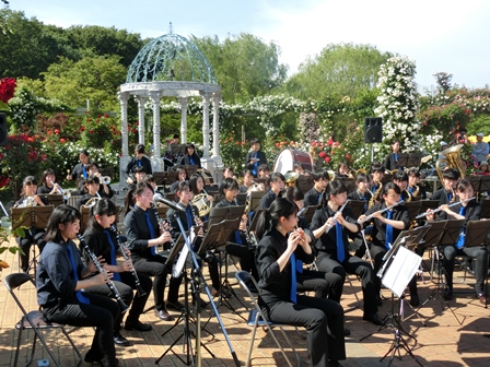 ローズガーデン学生コンサート in 京成バラ園の様子