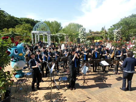 ローズガーデン学生コンサート in 京成バラ園の様子