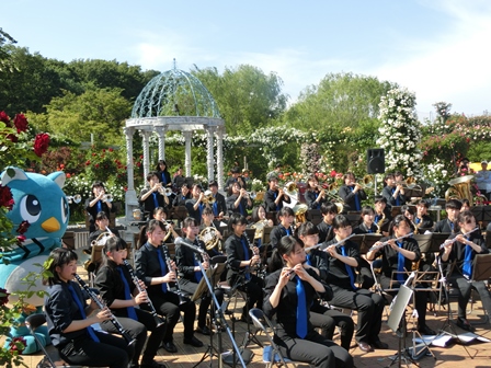ローズガーデン学生コンサート in 京成バラ園の様子