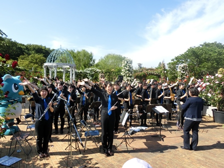 ローズガーデン学生コンサート in 京成バラ園の様子