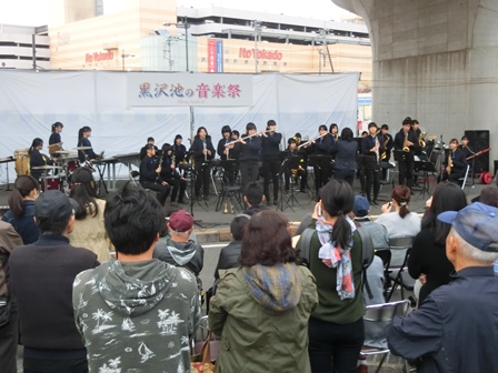 黒沢池の音楽祭 in 村上駅前広場の様子