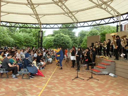 パークライブステージ in アンデルセン公園の様子