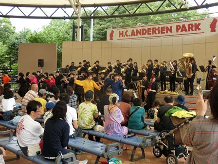 パークライブステージ in アンデルセン公園の様子