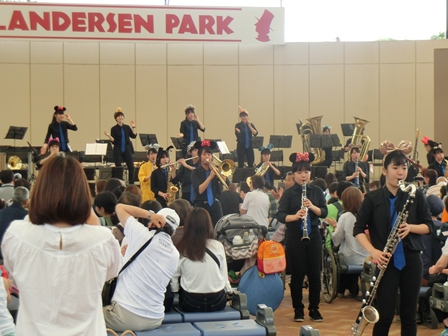 パークライブステージ in アンデルセン公園の様子