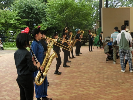 パークライブステージ in アンデルセン公園の様子