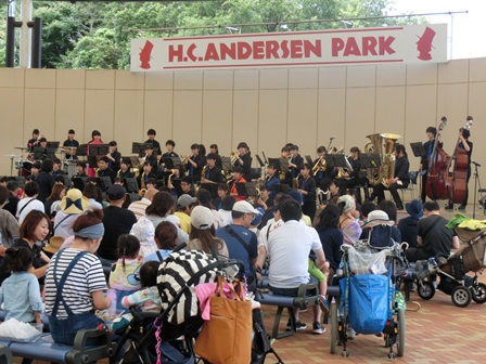 パークライブステージ in アンデルセン公園の様子