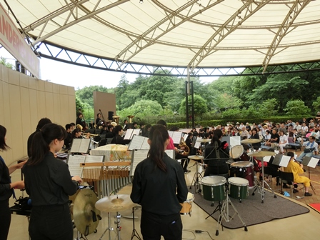 パークライブステージ in アンデルセン公園の様子