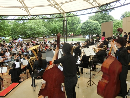 パークライブステージ in アンデルセン公園の様子