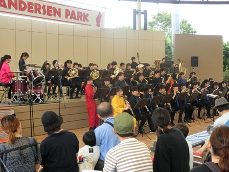 パークライブステージ in アンデルセン公園の様子
