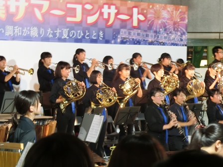 東葉サマーコンサート in 八千代緑が丘駅南側前広場の様子