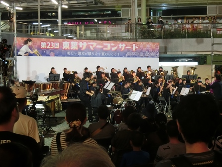 東葉サマーコンサート in 八千代緑が丘駅南側前広場の様子