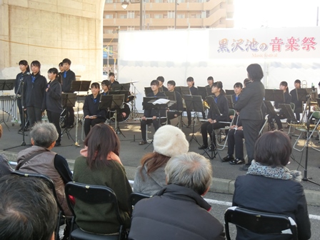 黒沢池の音楽祭 in 村上駅前広場の様子