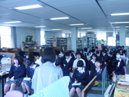 読み聞かせ研修会の様子