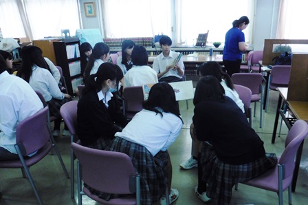 「読み聞かせ研修会」の様子