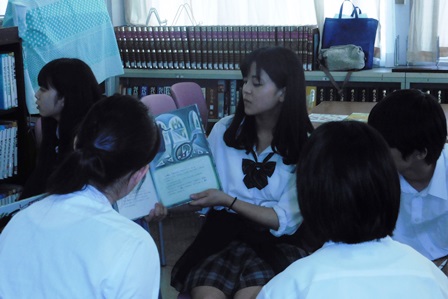 「読み聞かせ研修会」の様子