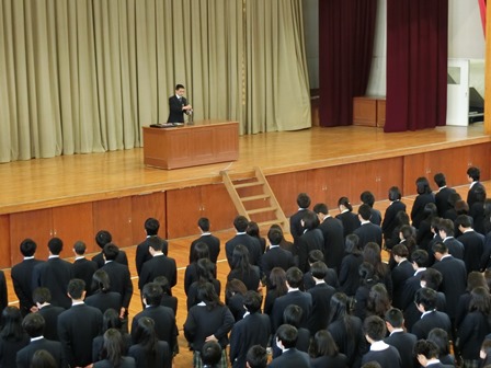 始業式の様子2016